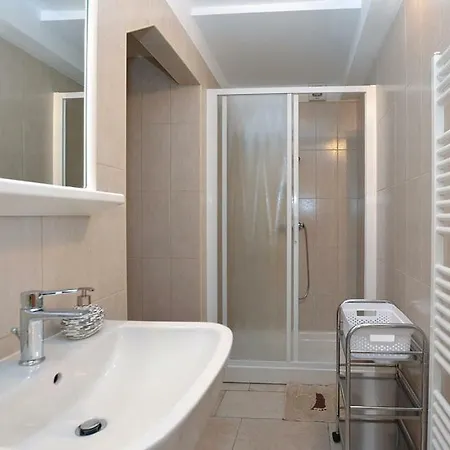 Hisa Barut *